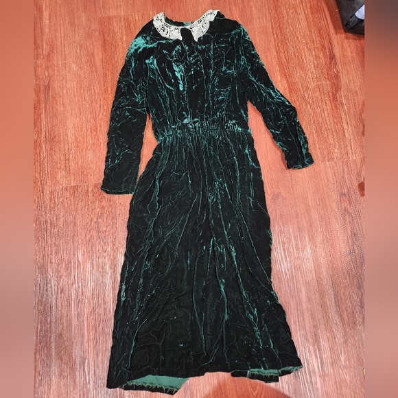 70’s Green Velvet High Waisted Dress